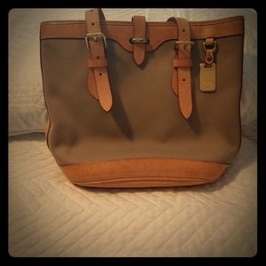 Dooney and bourke purse